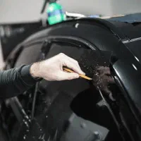خدمات شیشه دودی خودرو در محل