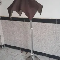 اباژور ایستاده