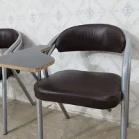 صندلی دانشجویی