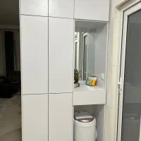 کمد دیواری جادار، تمیز، مناسب ورودی منزل