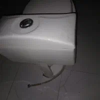 یک عدد توالت فرنگی تمیز|لوازم سرویس بهداشتی|کرمان, |دیوار