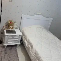 تخت و پاتختی برند اپادانا یک و نیم نفره|تخت و سرویس خواب|شیراز, حافظیه|دیوار