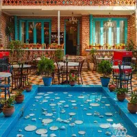 700 متر عمارت ویلایی مناسب کافه رستوران/گالری/کتاب