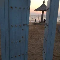 ماشین در بست در اختیار با راننده|خودرو اجاره‌ای|قشم, |دیوار