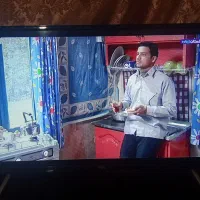 تلویزیون و زیر تلویزیونی 32