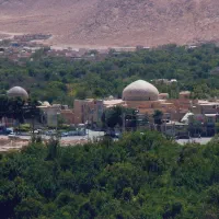 زمین تفت
