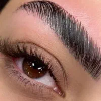 کاشت و اکستنشن مژه