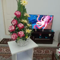 میز و گلدان بفروش می‌رسد باهم380|صنایع دستی و سایر لوازم تزئینی|مشهد, یوسفیه (شهرک غرب)|دیوار