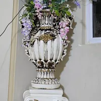 گل و گلدان