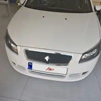 رانا پلاس سفید ۱۴۰۴ خشک|خودرو سواری و وانت|مشهد, سپاد|دیوار