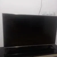 ال ای دی ۴۳ اینچ ال جی همراه میز