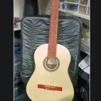 گیتار کارگاهی .