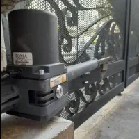 هنوز پیاده میشی که در پارکینگ باز کنی جک پارکینگ