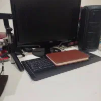 میز کامپیوتر تمیز تمیز