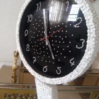 ساعت ایستاده سفید