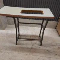میزچرخ خیاطی کاملا سالم