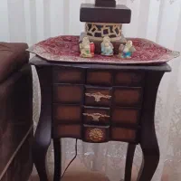 میز وآباژور