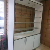 ویترین و آینه قدی
