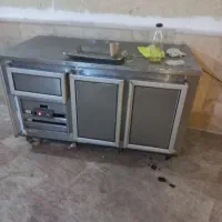 فریزر صنعتی سه درب دارای صفحه کار کاملا سالم