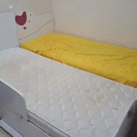 2 عدد تخت یک نفره و یک عدد دراور کیتی 4 کشاب|تخت و سرویس خواب|اهواز, کوروش|دیوار