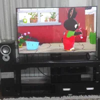 میز تلویزیون شیشه ایی