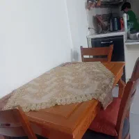 میزنهارخوری با سه تا صندلی ۶ تومن