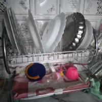 آب چکان روی میزی