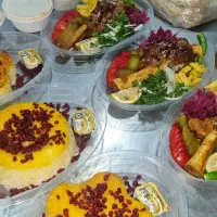 اشپز خانم کارگر خانم منشی جهت رستوران نیازمندیم