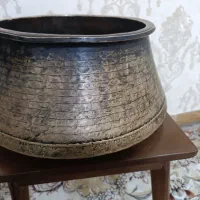 دیگ مسی خیلی قدیمی به وزن تقریبی ۳/۵ کیلو