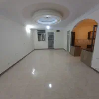 ۹۰ متری / ویلایی / حیاط دار / مخابرات