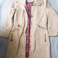 پنج عدد بارونی و پالتو زنانه سایز L ( بین ۳۸ و ۴۰)