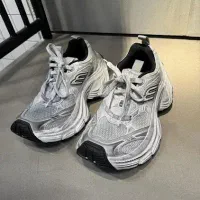 کتونی بالنسیاگا سایز۴۲ معاوضه دارم