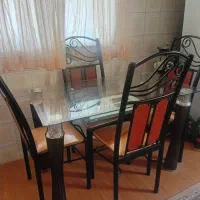 مبل راحتی و میز ناهارخوری
