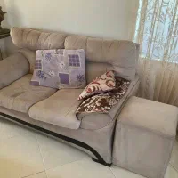 دو دست مبلمان راحتی۴نفره و ۷نفره پذیرایی و میز