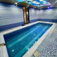 کلبه چوبی رمئو با فوتبال دستی|اجارهٔ کوتاهمدت ویلا و باغ|رامسر, |دیوار