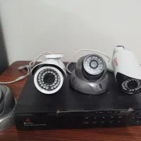 ۴عدد دوربین و یک عدد dvr
