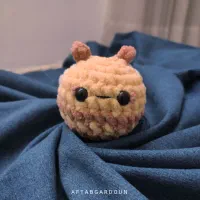 عروسک بافتنی زنبورک ویژه ولنتاین