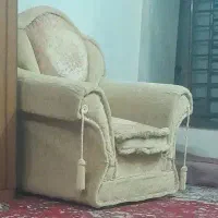 مبل ۷نفره بسیارتمیز|مبلمان خانگی و میز عسلی|کاشان, درب جوشقان|دیوار