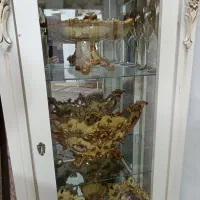 بوفه وظروف پذیرایی و آینه و میز تلویزیون