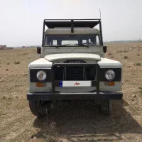 لندرور دیفندر آفرود