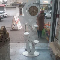 ساعت رنگ ست سفید و چوب ویترین دار|ساعت دیواری و تزئینی|رشت, استقامت ۱|دیوار