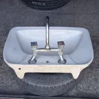 روشویی  با شیر مخلوط سرد وگرم کاملا سالم