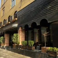 استخدام نیروی خدمات (خانه داری در هتل)