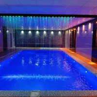 ساخت 0 تا 100استخر و محوطه سازی