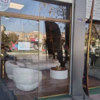 فروشنده و نظافتچی