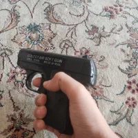 کلت فلزی سی وان|اسباب‌‌بازی|بروجن, |دیوار