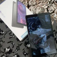 Lenovo Tab M8