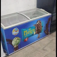 یک عدد یخچال فریزر در حد