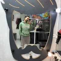 آینه ارایشگاه