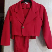 تعدادی لباس در حد نو